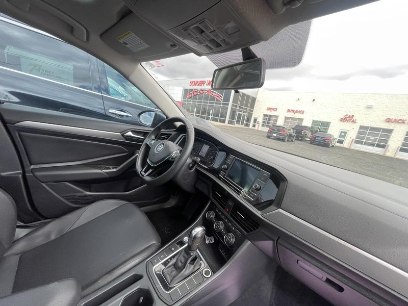 Volkswagen Jetta Vehicle Image 05