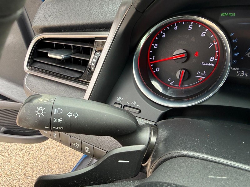 Toyota Camry Vehicle Image 19