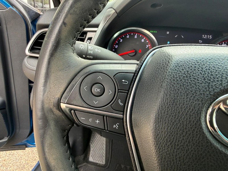 Toyota Camry Vehicle Image 20