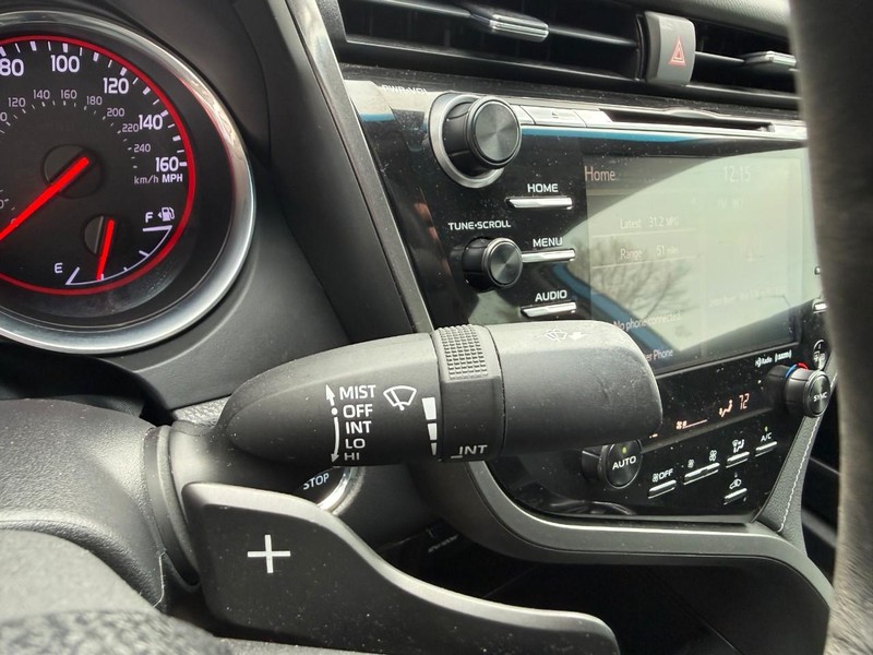 Toyota Camry Vehicle Image 21