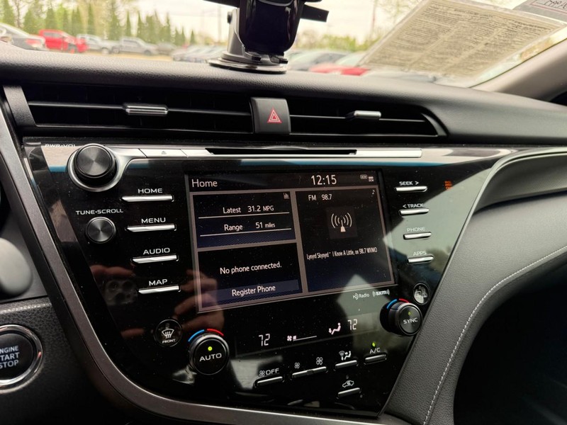 Toyota Camry Vehicle Image 24