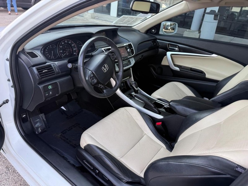 Honda Accord Coupe Vehicle Image 10