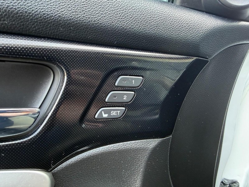 Honda Accord Coupe Vehicle Image 15