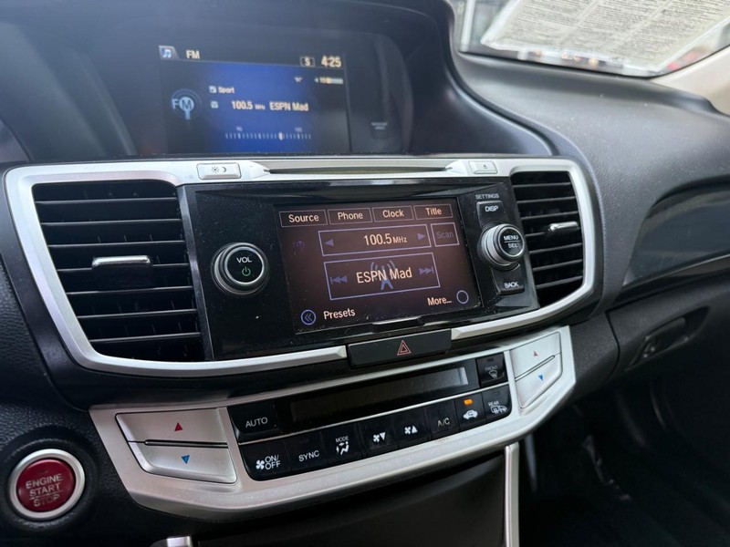 Honda Accord Coupe Vehicle Image 24