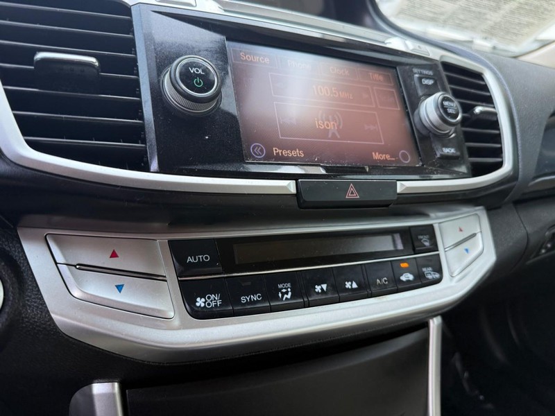 Honda Accord Coupe Vehicle Image 26