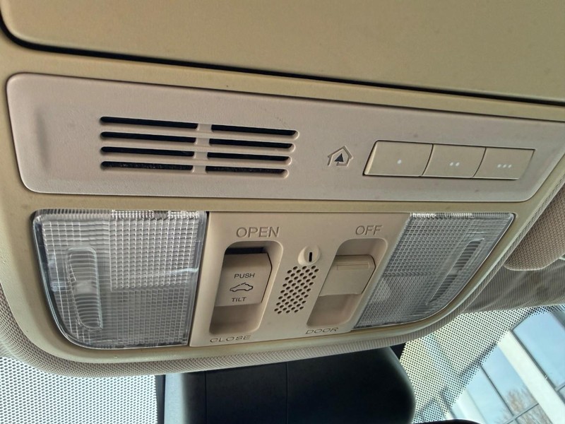 Honda Accord Coupe Vehicle Image 29