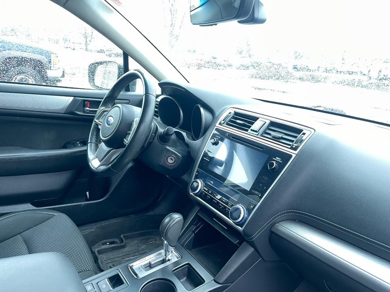 Subaru Outback Vehicle Image 02