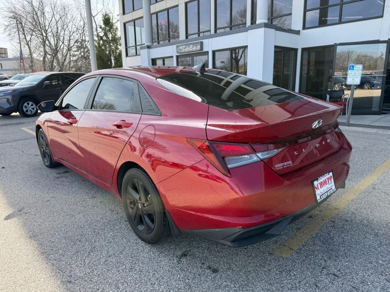 Hyundai Elantra Vehicle Image 07