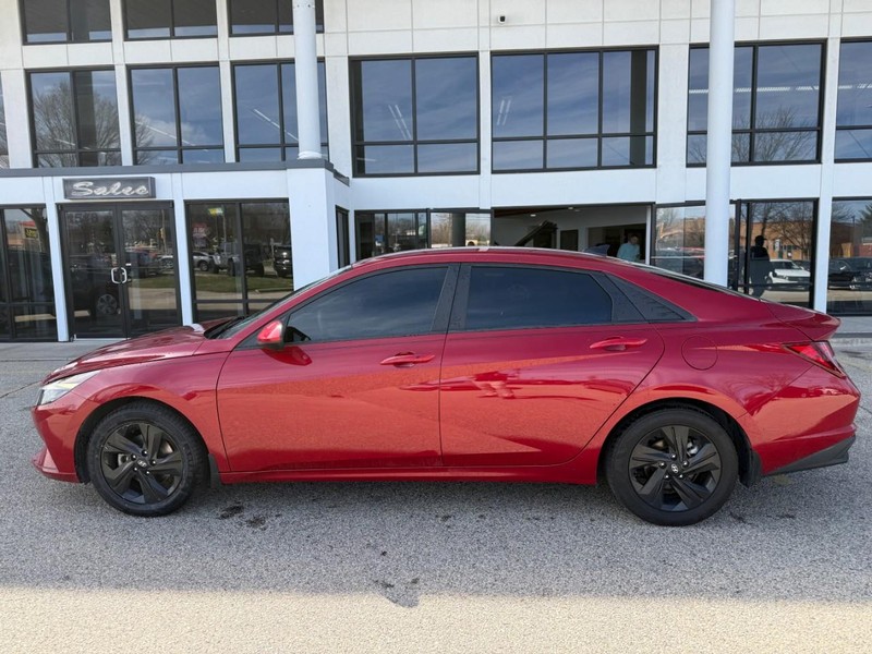 Hyundai Elantra Vehicle Image 08