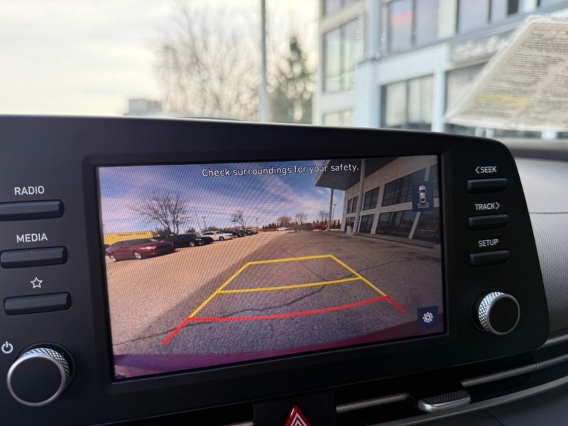 Hyundai Elantra Vehicle Image 25