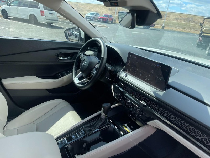 Honda Accord Hybrid Vehicle Image 10