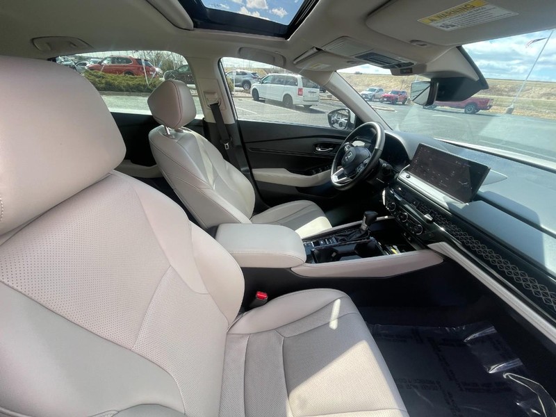 Honda Accord Hybrid Vehicle Image 12