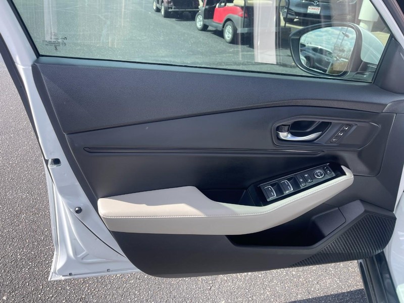 Honda Accord Hybrid Vehicle Image 22