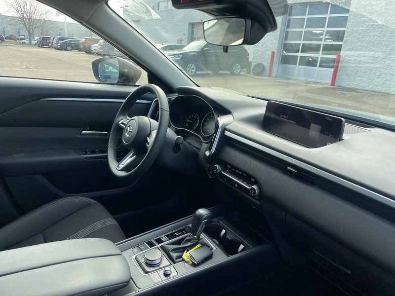 Mazda CX-50 Vehicle Image 02