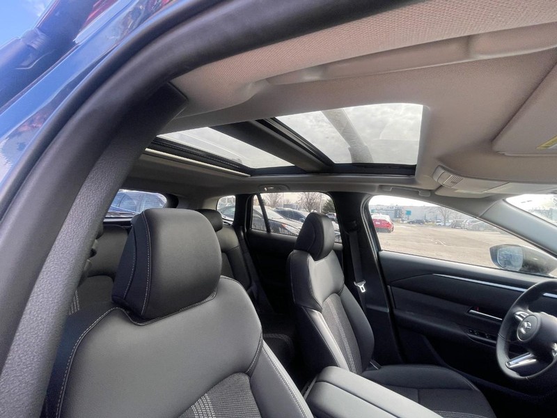 Mazda CX-50 Vehicle Image 03