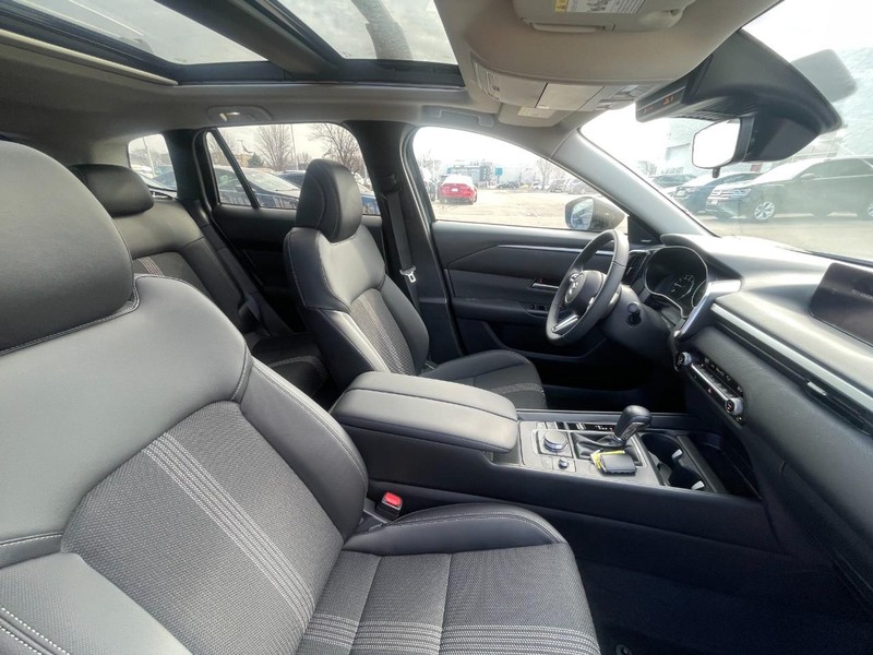 Mazda CX-50 Vehicle Image 04