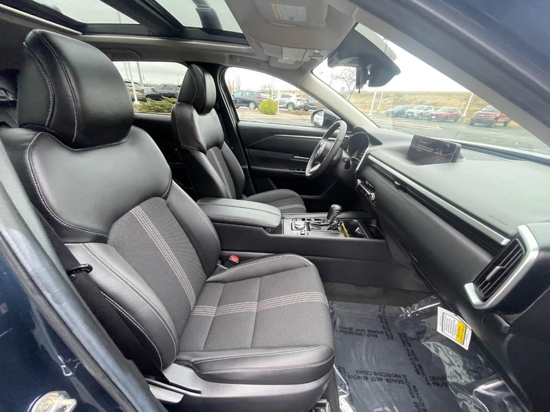 Mazda CX-50 Vehicle Image 11