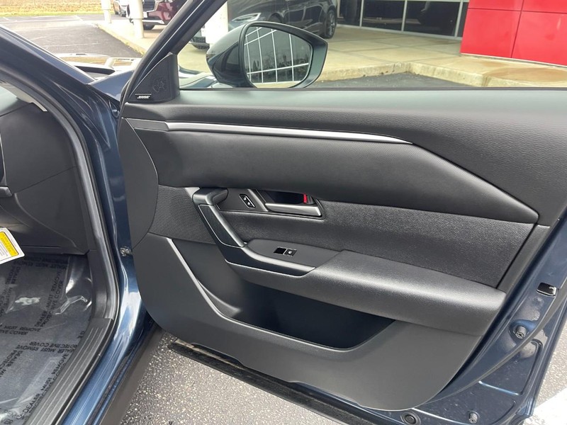 Mazda CX-50 Vehicle Image 12