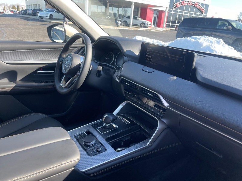 Mazda CX-90 Vehicle Image 02