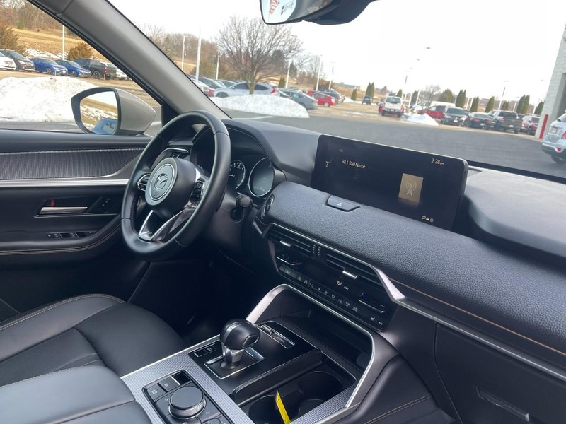 Mazda CX-90 Vehicle Image 09