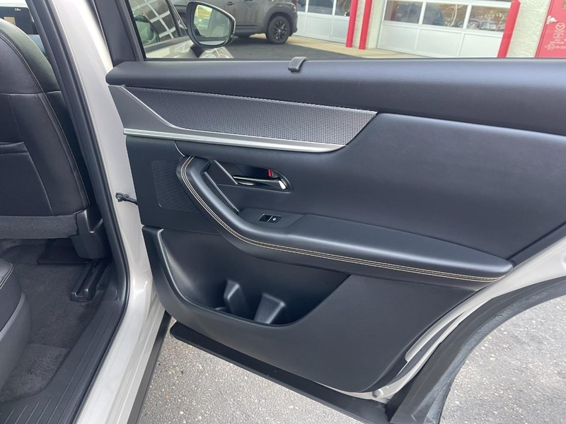 Mazda CX-90 Vehicle Image 17