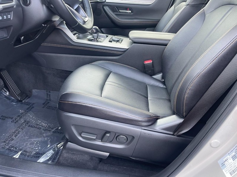 Mazda CX-90 Vehicle Image 24