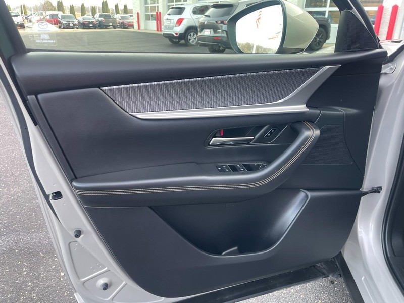 Mazda CX-90 Vehicle Image 25