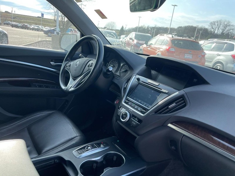 Acura MDX Vehicle Full-screen Gallery Image 02