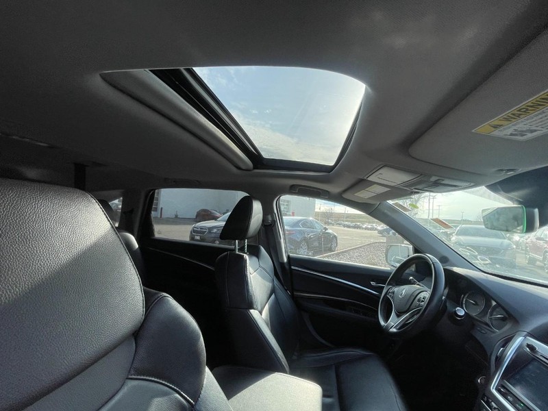 Acura MDX Vehicle Full-screen Gallery Image 03