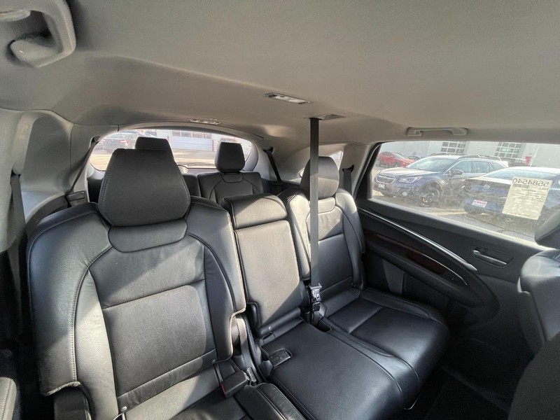 Acura MDX Vehicle Full-screen Gallery Image 05