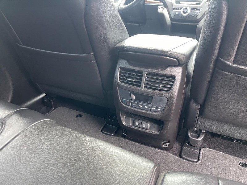 Acura MDX Vehicle Image 14