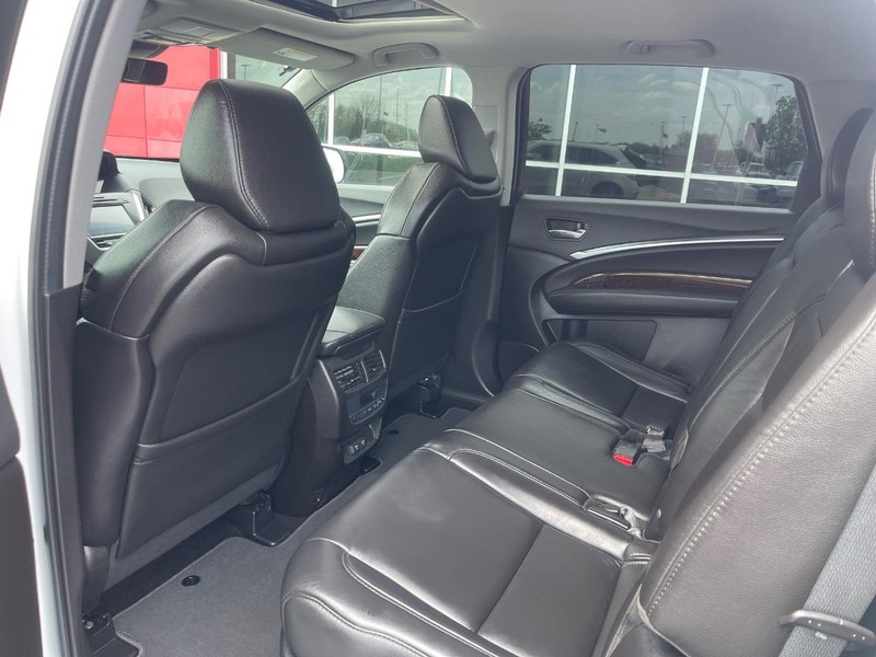 Acura MDX Vehicle Image 21