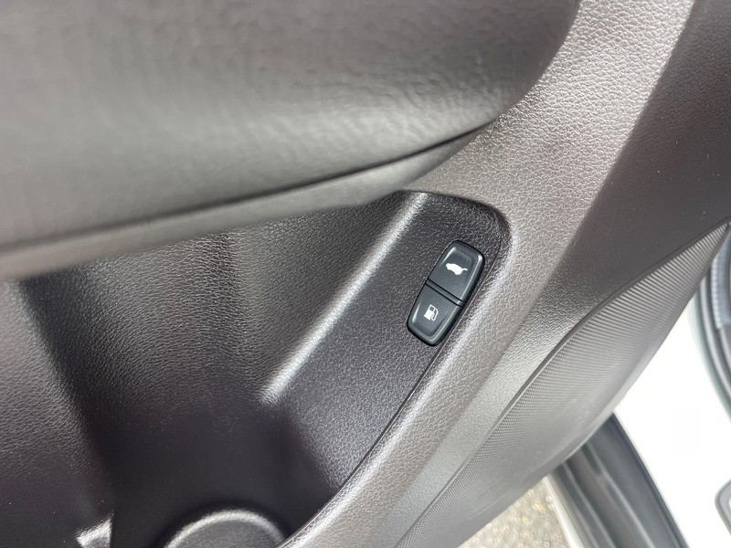 Acura MDX Vehicle Image 28