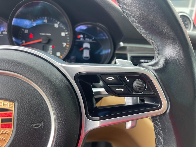 Porsche Macan Vehicle Image 29