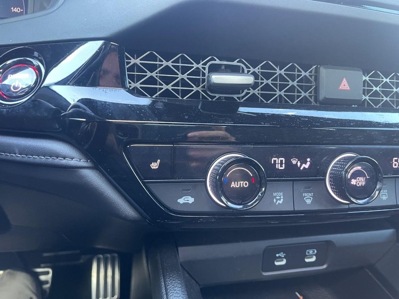 Honda Accord Hybrid Vehicle Image 19
