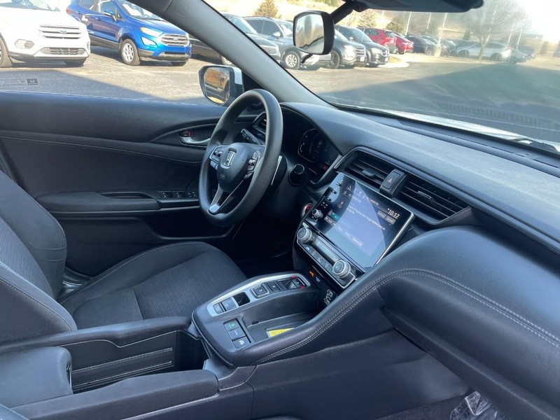 Honda Insight Vehicle Image 09