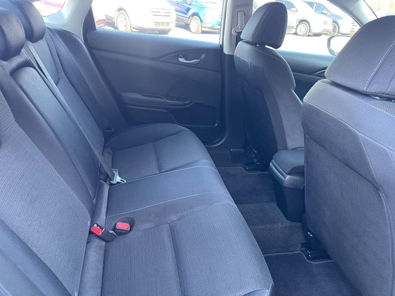 Honda Insight Vehicle Image 12