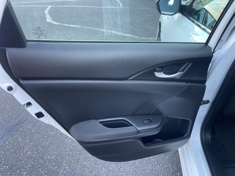 Honda Insight Vehicle Image 17