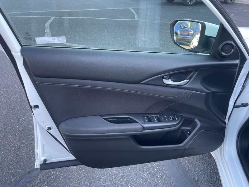 Honda Insight Vehicle Image 19