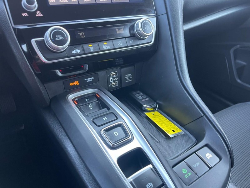 Honda Insight Vehicle Image 27