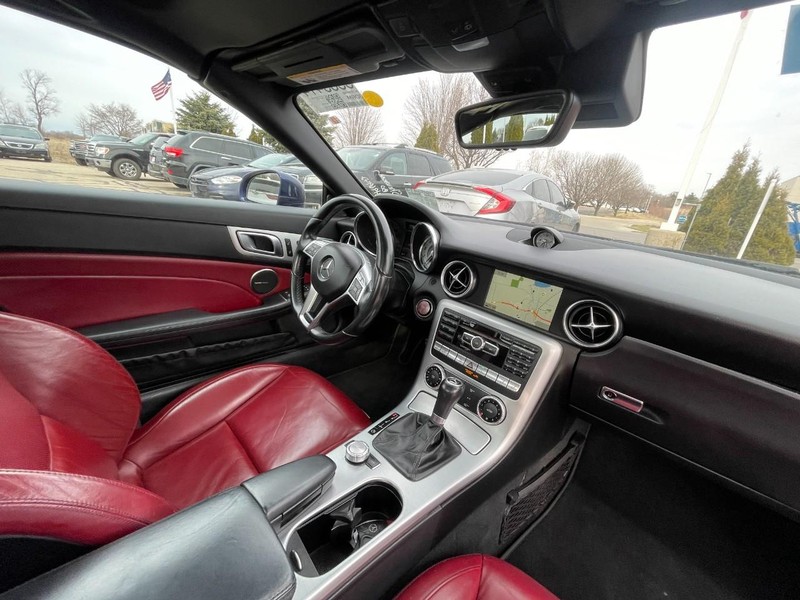 Mercedes-Benz SLK-Class Vehicle Image 05