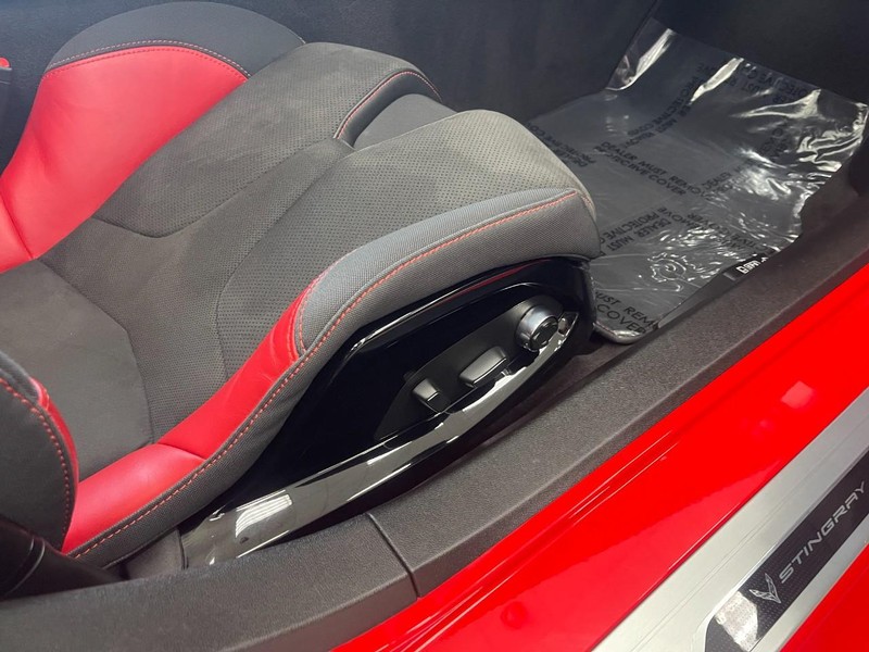 Chevrolet Corvette Vehicle Image 13