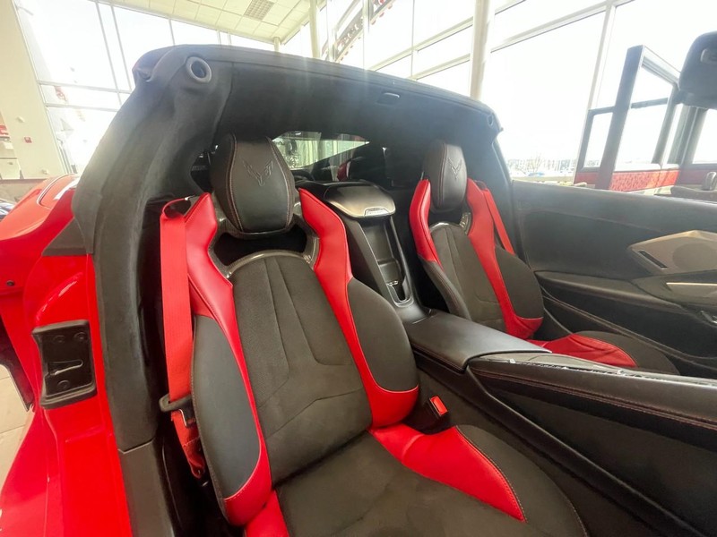 Chevrolet Corvette Vehicle Image 14