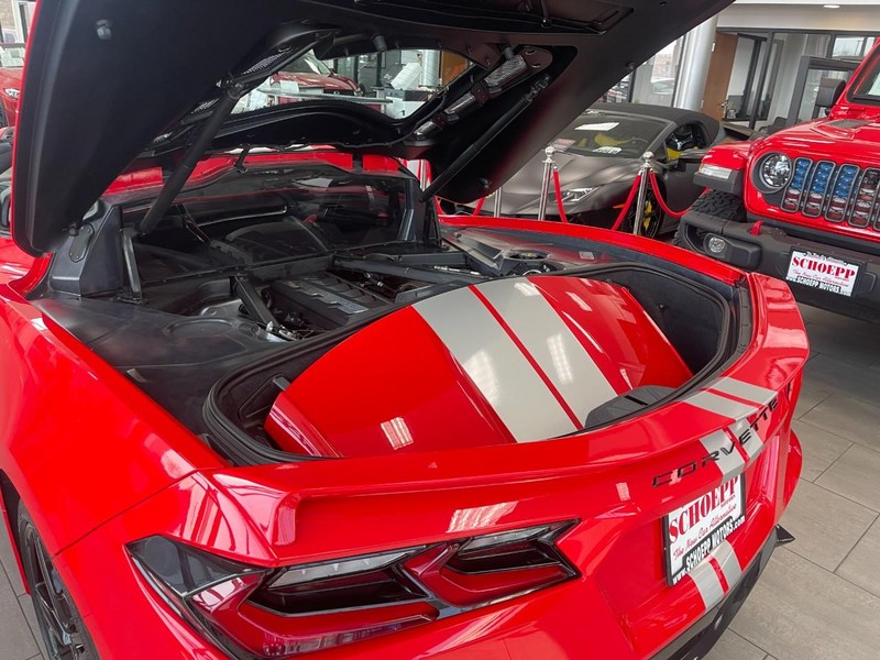 Chevrolet Corvette Vehicle Image 19