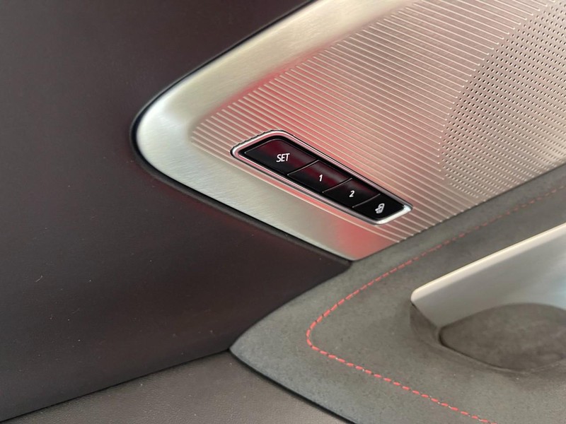 Chevrolet Corvette Vehicle Image 23