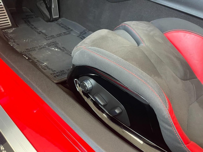 Chevrolet Corvette Vehicle Image 25