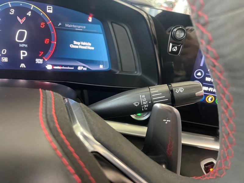 Chevrolet Corvette Vehicle Image 31