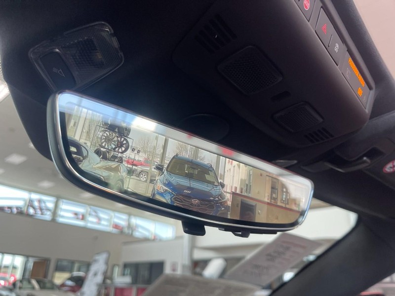 Chevrolet Corvette Vehicle Image 37