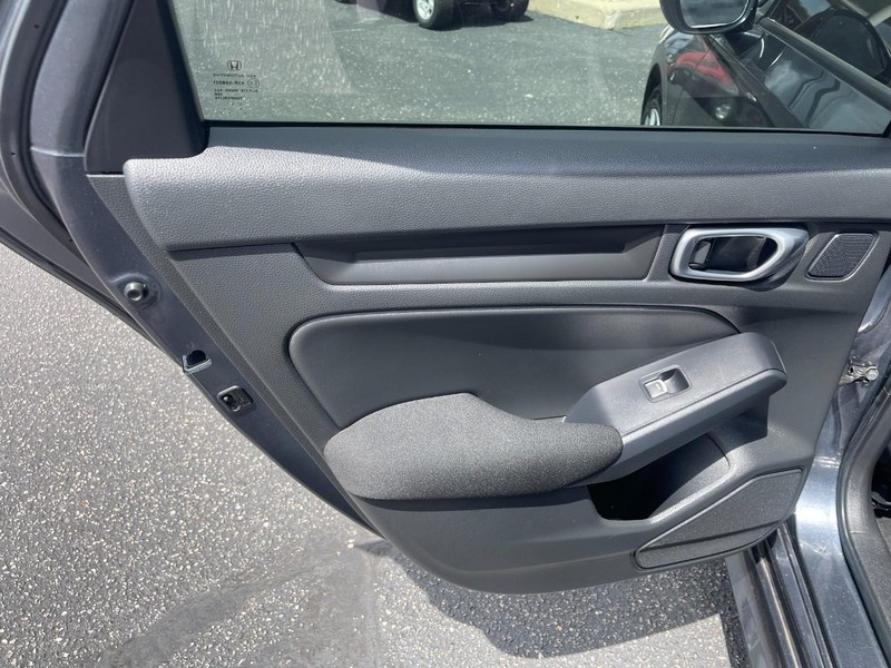 Honda Civic Sedan Vehicle Image 12