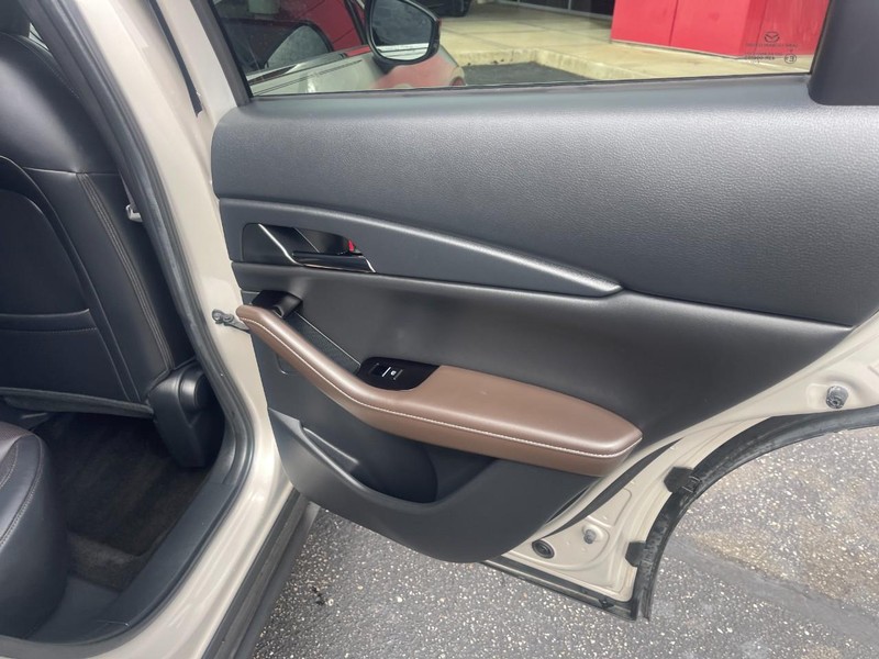 Mazda CX-30 Vehicle Image 16